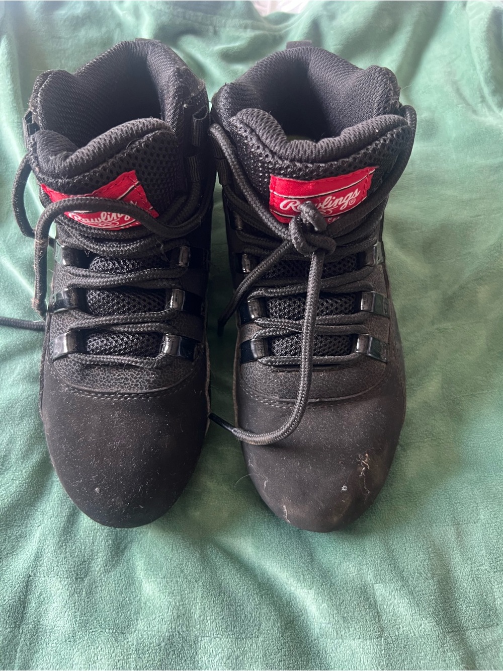 Rawlings Black baseball cleats Kids High-Top Athletic Boots with Red Logo Patch